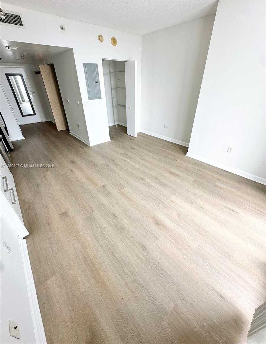 Small Image of 185 SOUTH WEST 7TH ST #4106, Miami Number 9