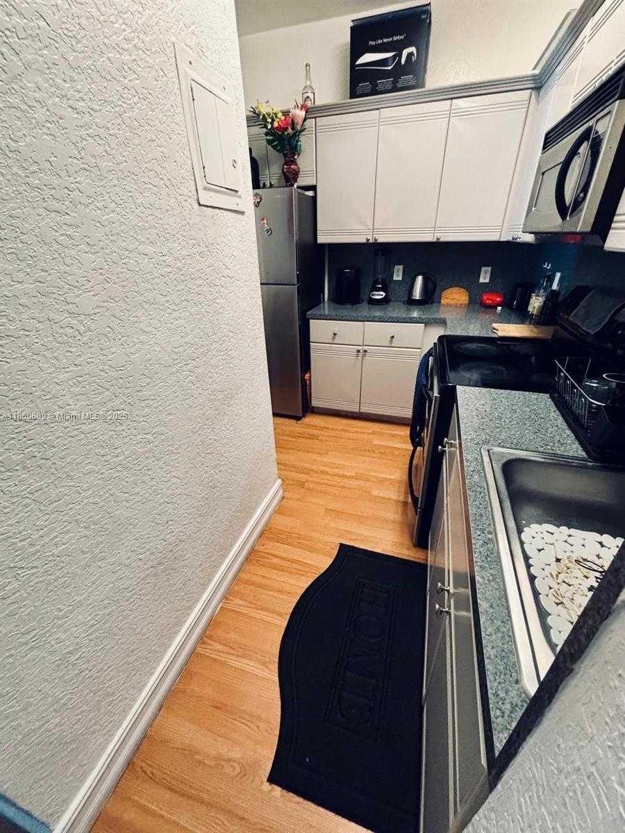 Small Image of 820 EUCLID AVE #206, Miami Beach Number 10