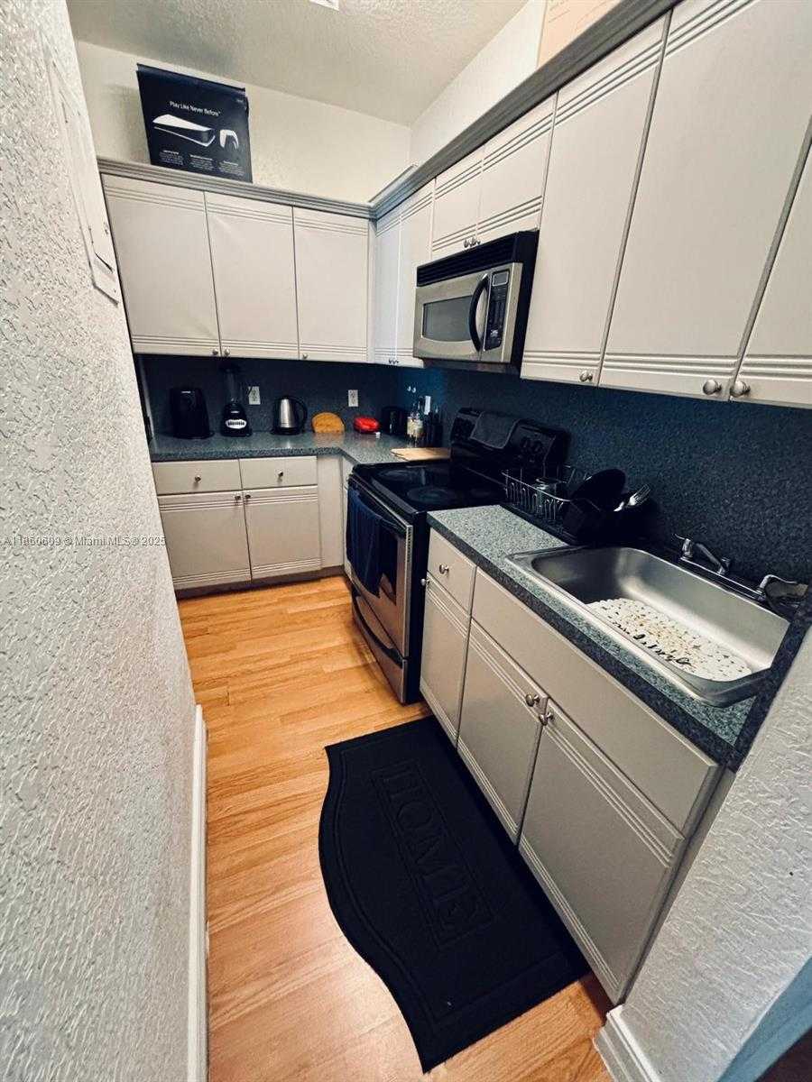 Small Image of 820 EUCLID AVE #206, Miami Beach Number 11