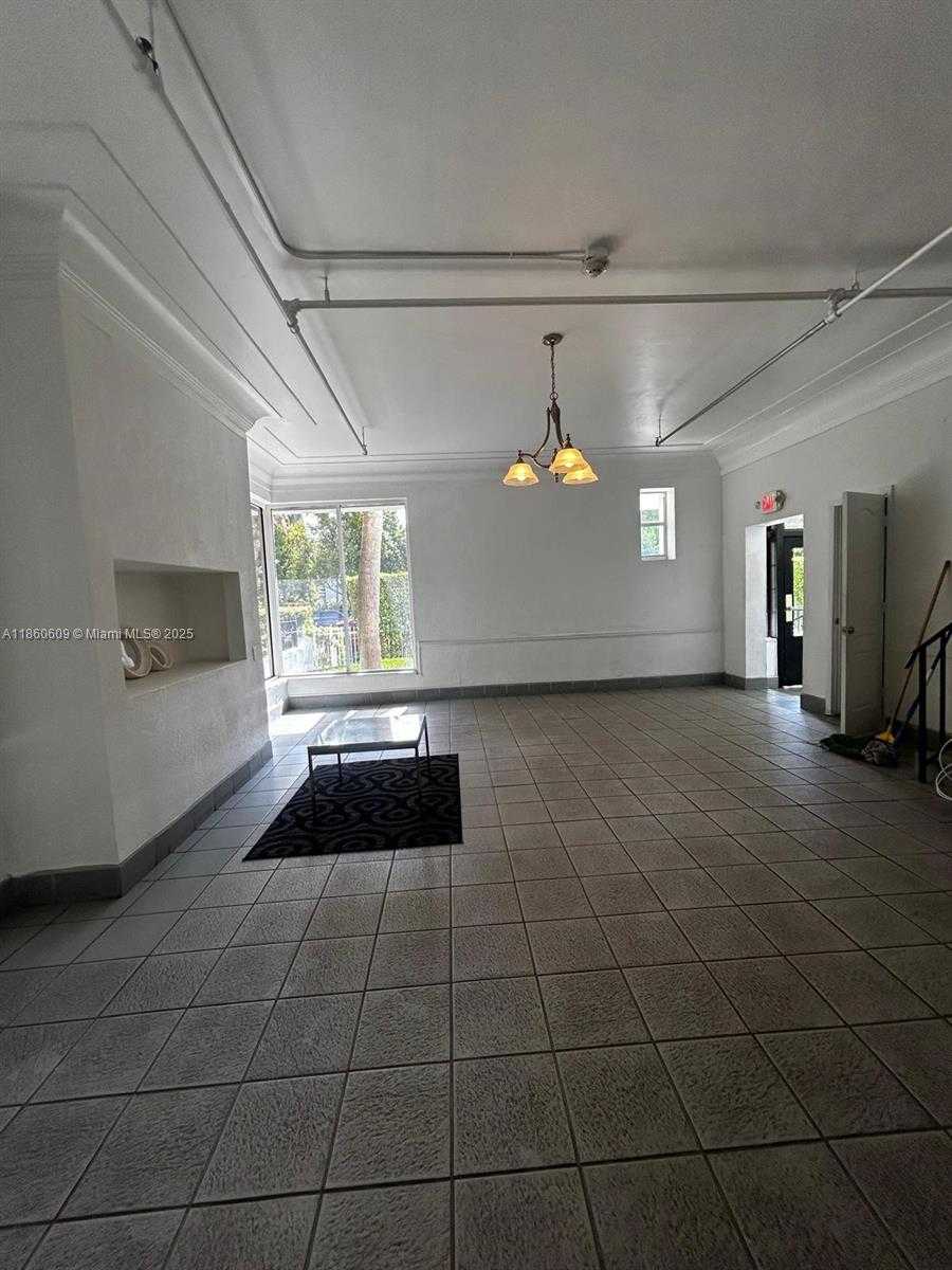 Small Image of 820 EUCLID AVE #206, Miami Beach Number 3