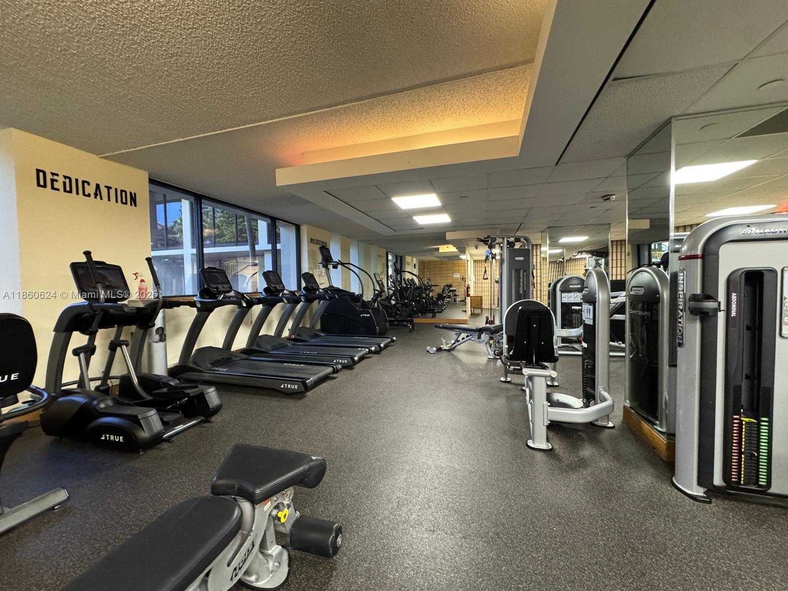Small Image of 19355 TURNBERRY WAY #19F, Aventura Number 37