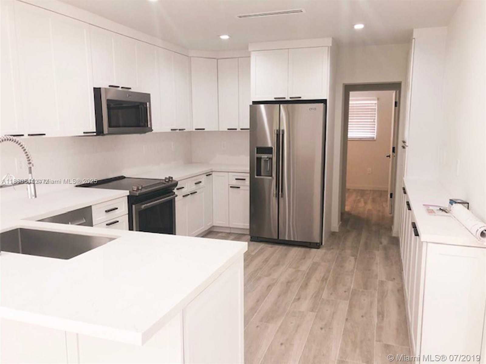 Small Image of 7340 SOUTH WEST 105TH TER, Pinecrest Number 13