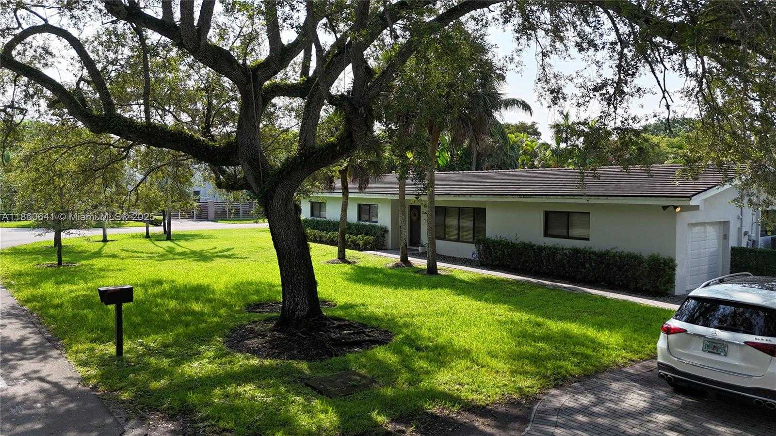 Small Image of 7340 SOUTH WEST 105TH TER, Pinecrest Number 4