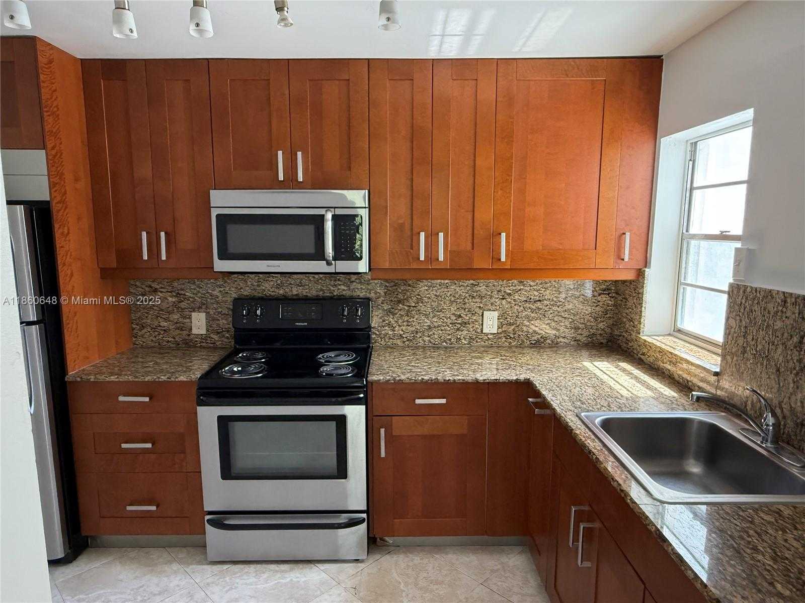 Small Image of 1075 93RD ST #307, Bay Harbor Islands Number 14