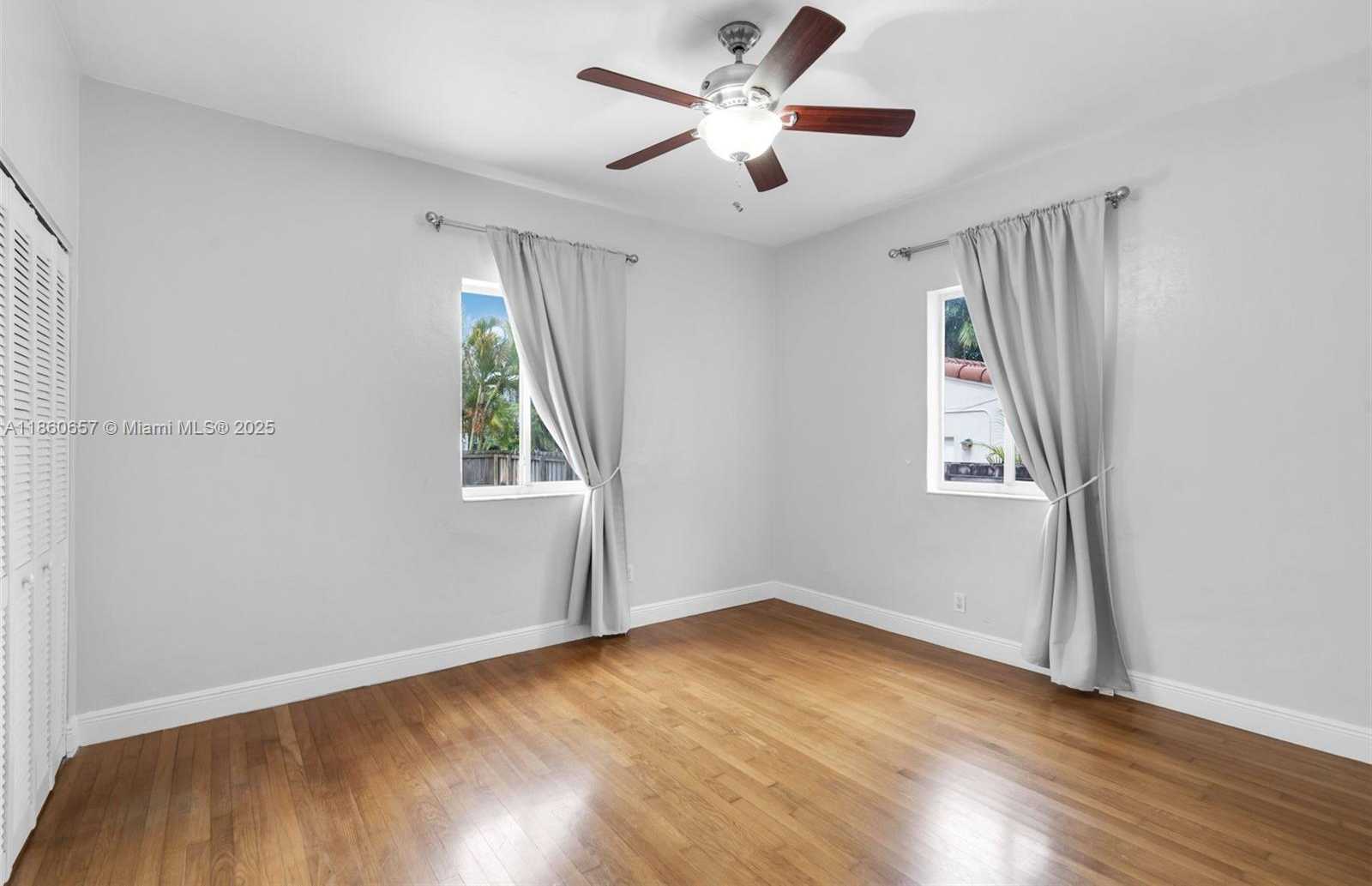 Small Image of 1711 SOUTH WEST 14TH TER, Miami Number 18