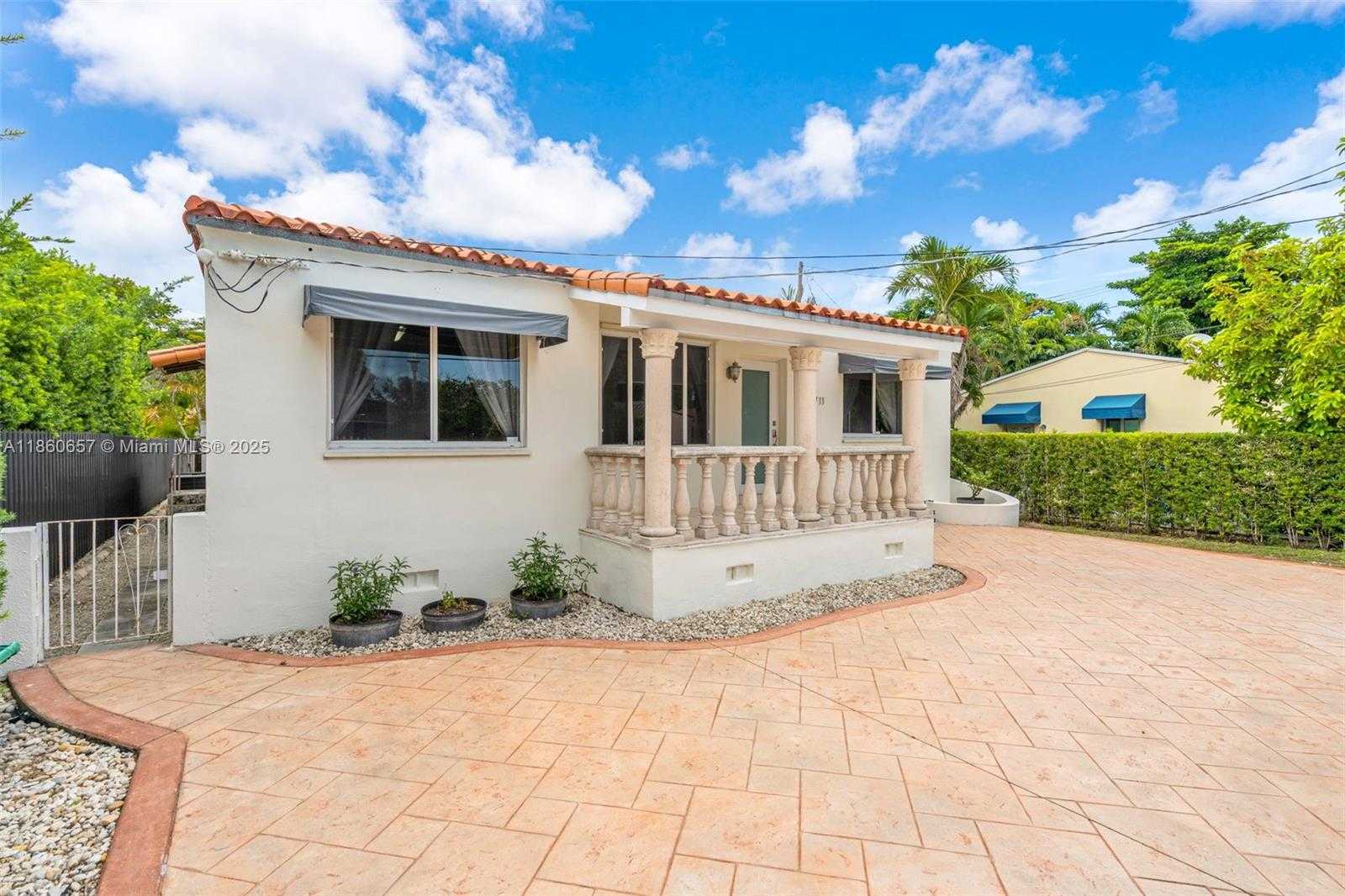 Small Image of 1711 SOUTH WEST 14TH TER, Miami Number 2