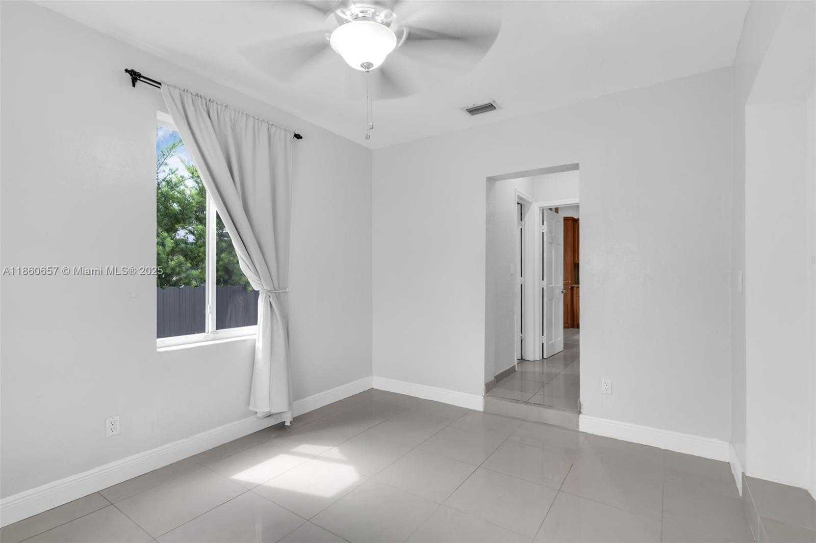 Small Image of 1711 SOUTH WEST 14TH TER, Miami Number 24
