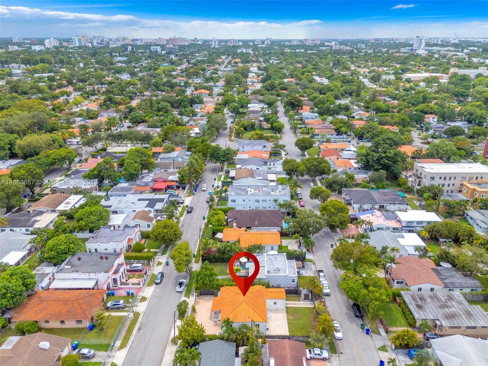 Small Image of 1711 SOUTH WEST 14TH TER, Miami Number 34