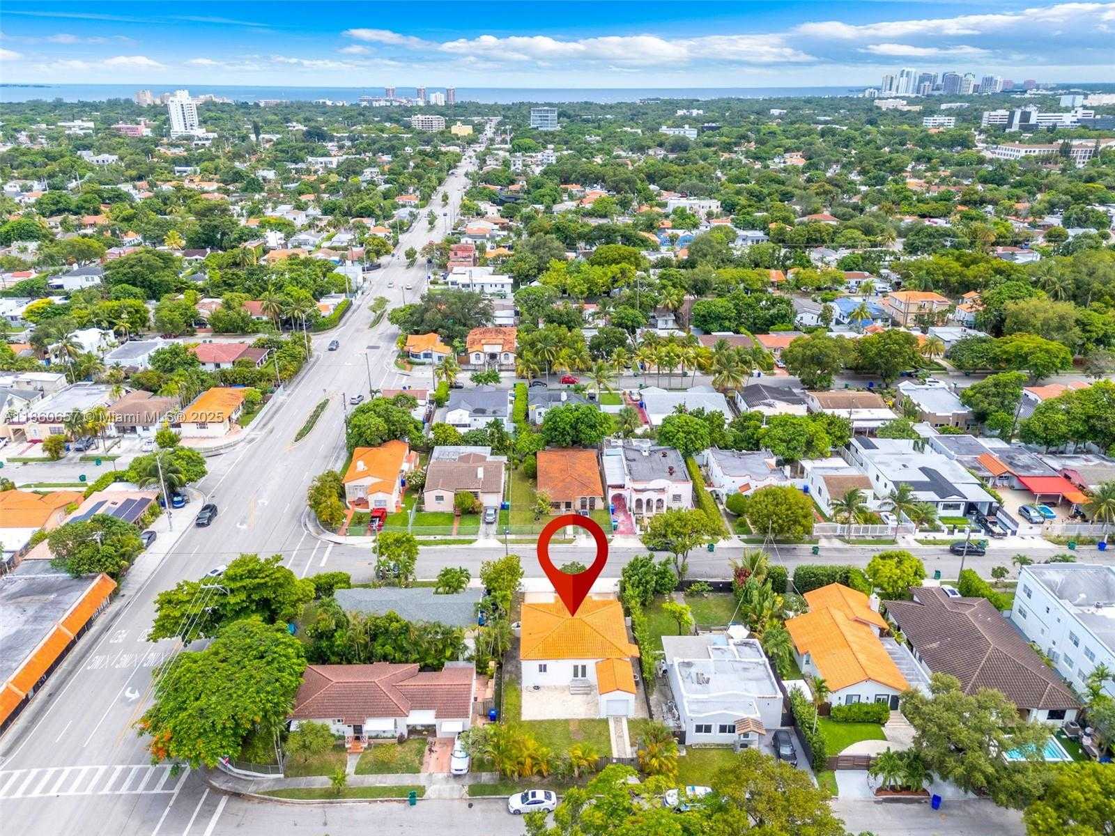 Small Image of 1711 SOUTH WEST 14TH TER, Miami Number 35