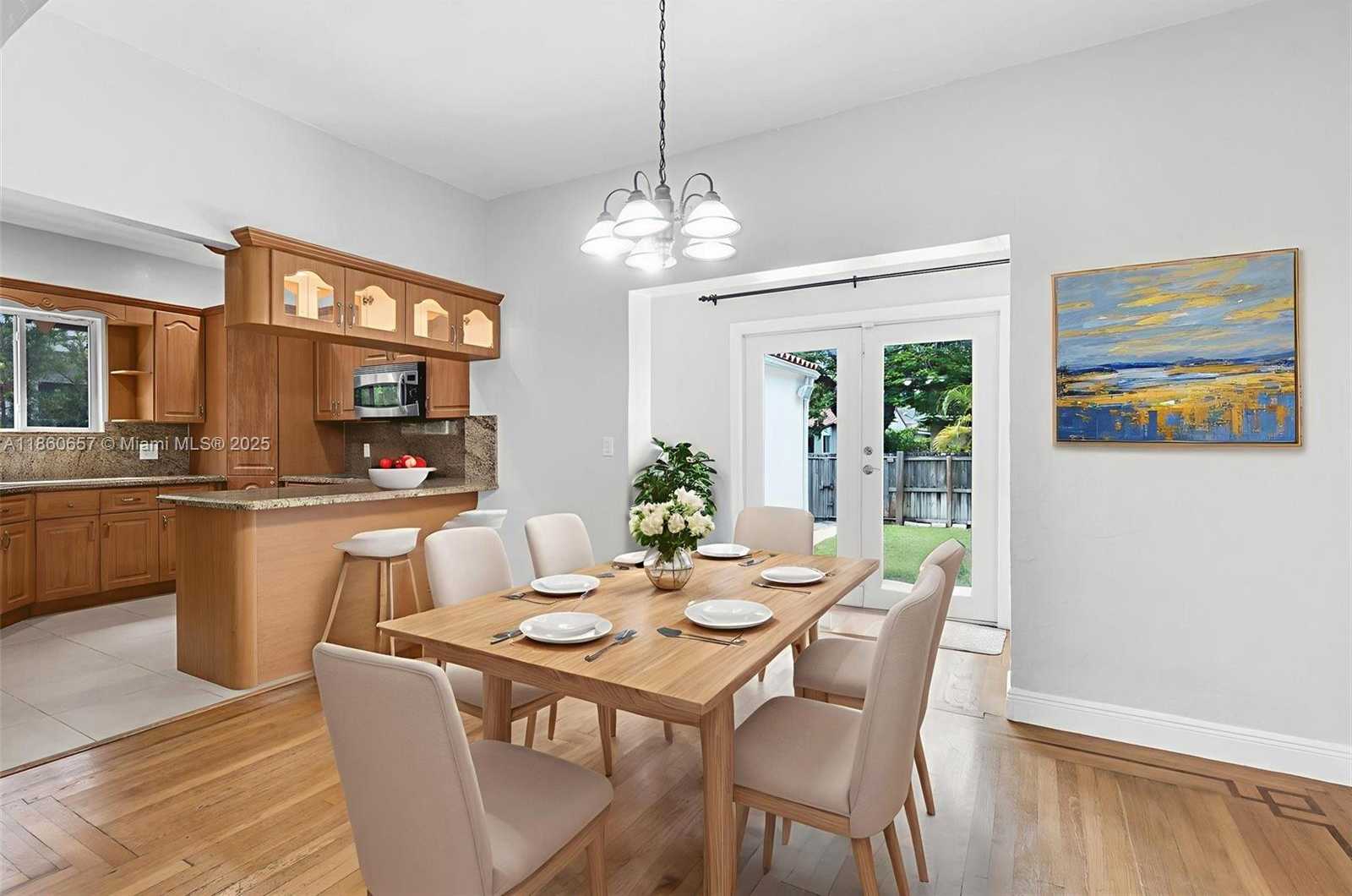 Small Image of 1711 SOUTH WEST 14TH TER, Miami Number 9