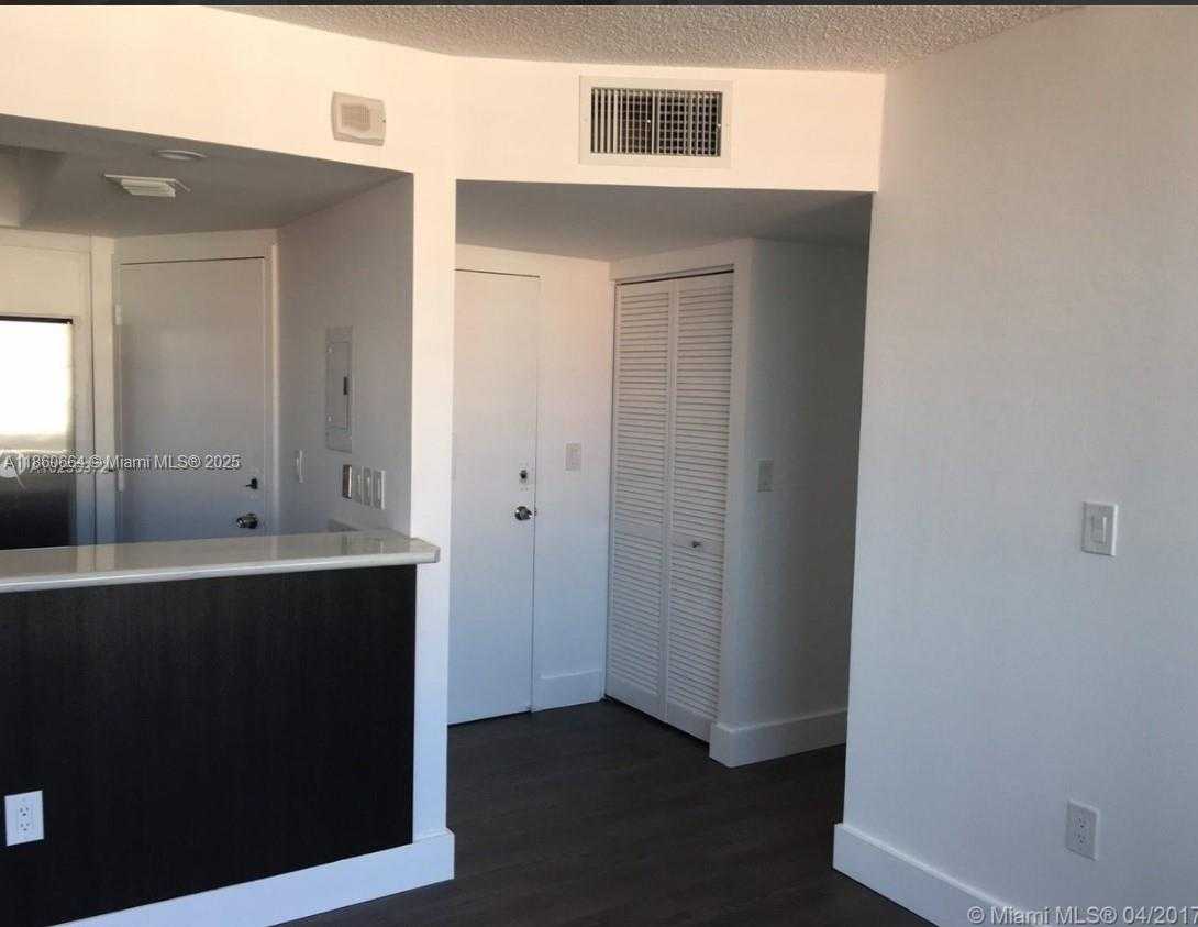 Small Image of 1301 NORTH EAST MIAMI GARDENS DR #1625W, Miami Number 4