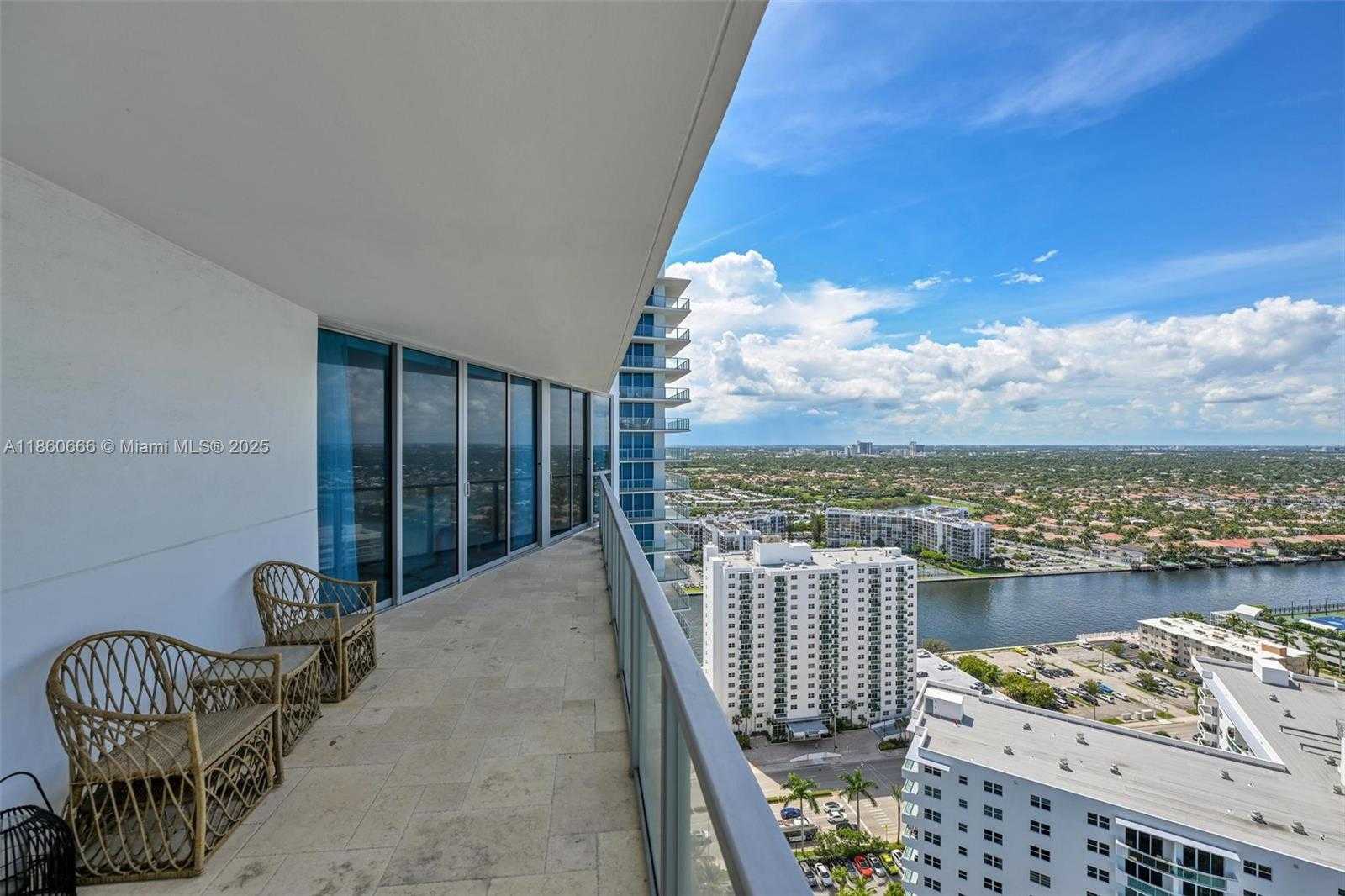 Small Image of 3101 SOUTH OCEAN DR #2807, Hollywood Number 31