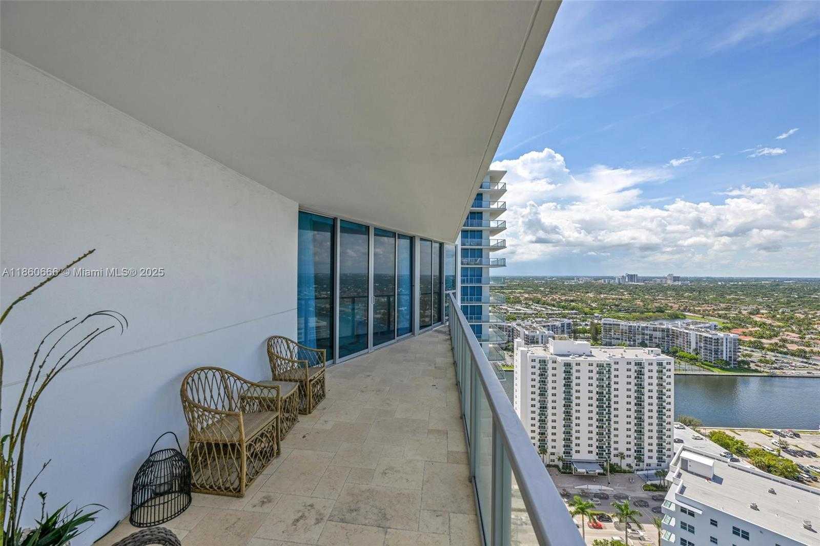 Small Image of 3101 SOUTH OCEAN DR #2807, Hollywood Number 32