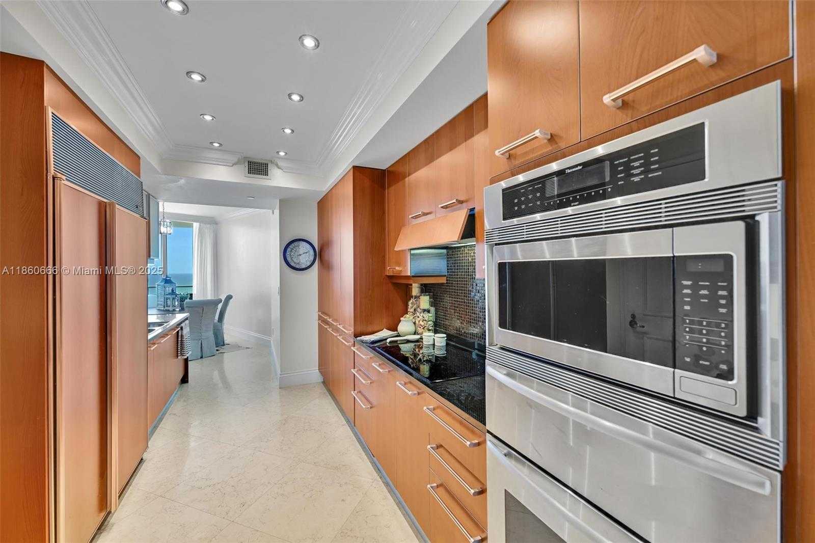 Small Image of 3101 SOUTH OCEAN DR #2807, Hollywood Number 9