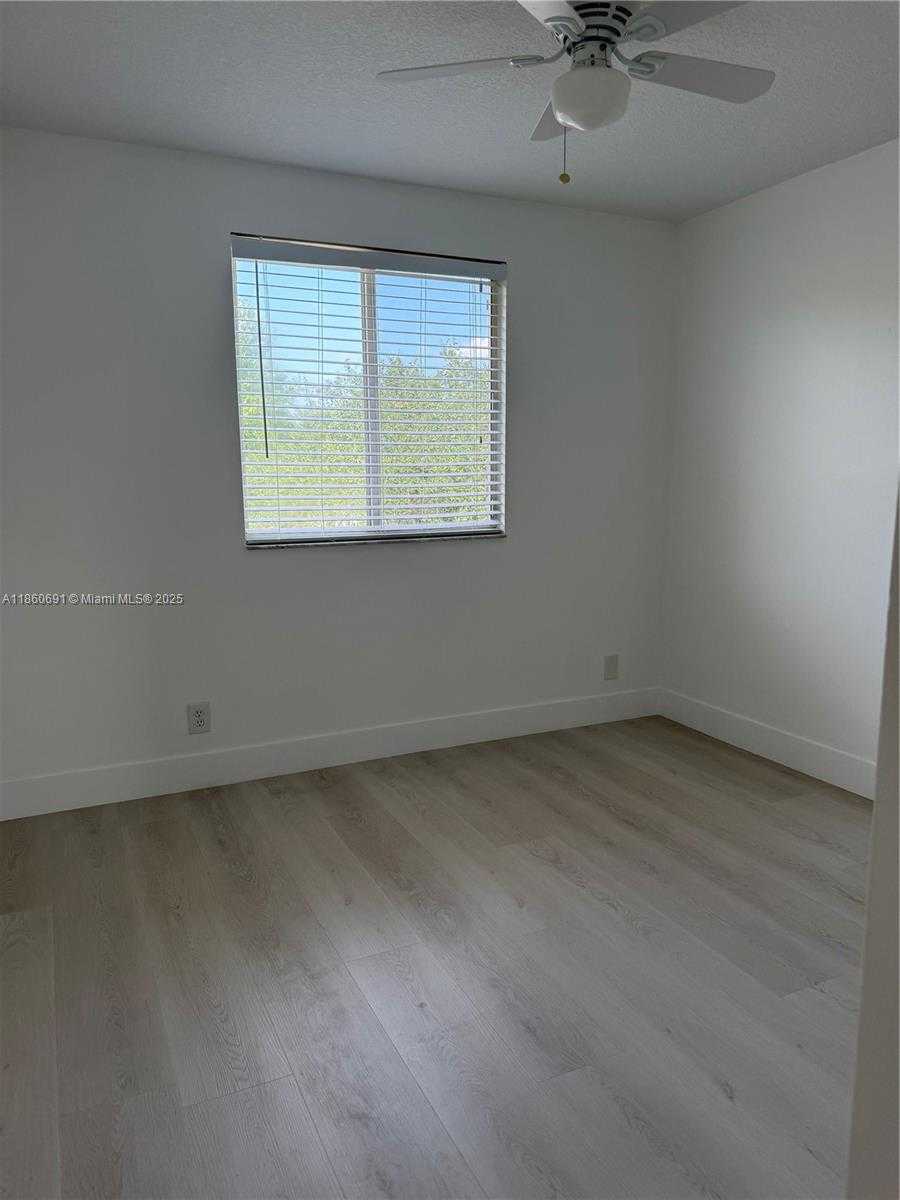 Small Image of 1421 PRESIDIO DR, Weston Number 14
