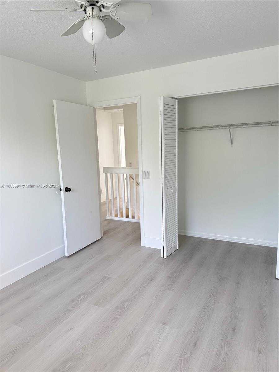 Small Image of 1421 PRESIDIO DR, Weston Number 15