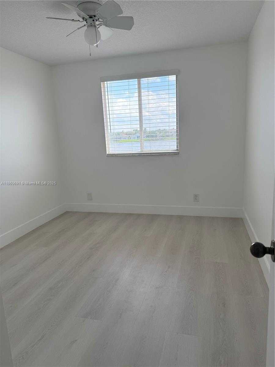 Small Image of 1421 PRESIDIO DR, Weston Number 18