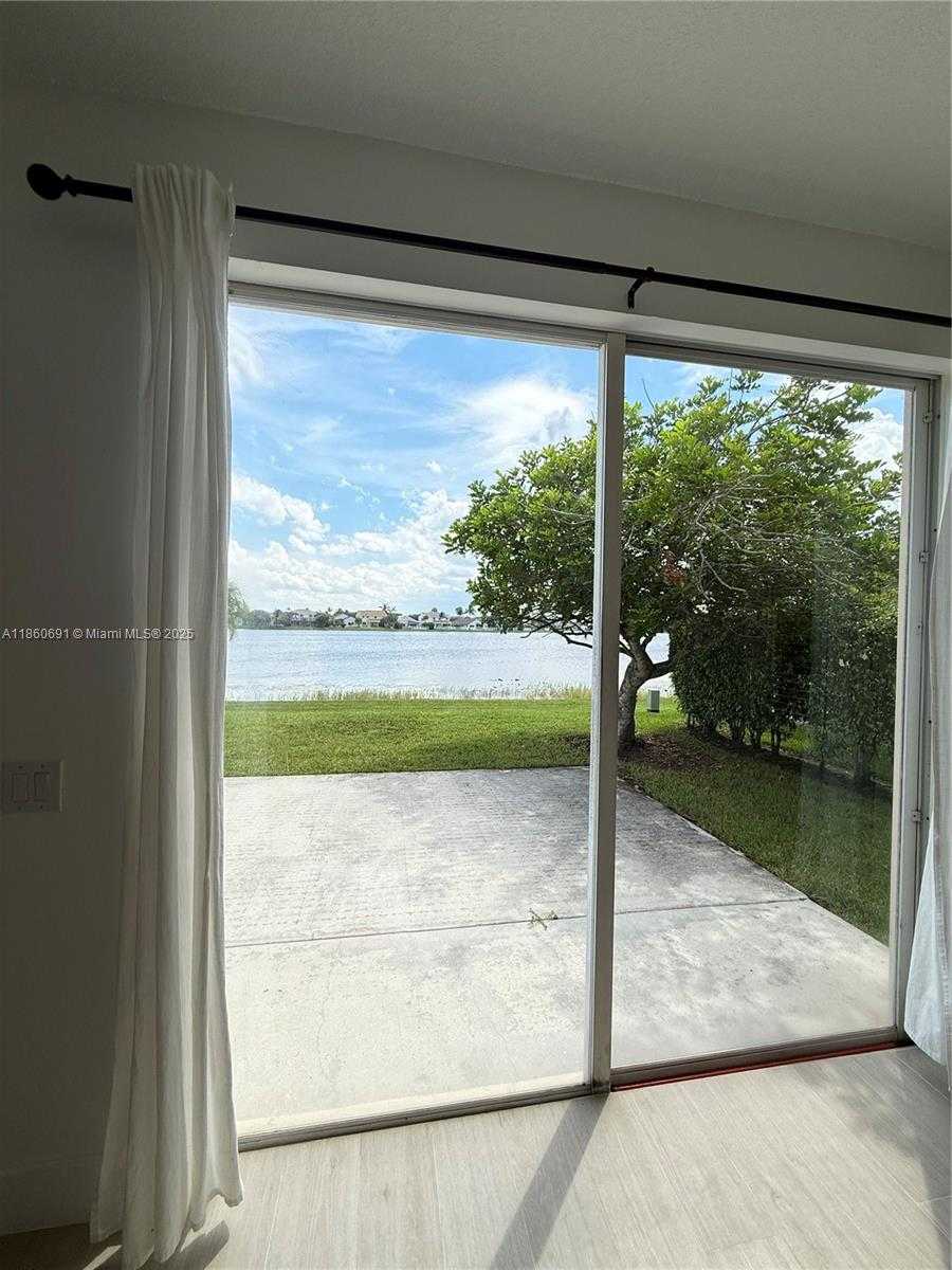 Small Image of 1421 PRESIDIO DR, Weston Number 21