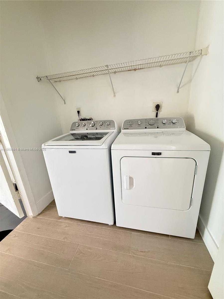 Small Image of 1421 PRESIDIO DR, Weston Number 22