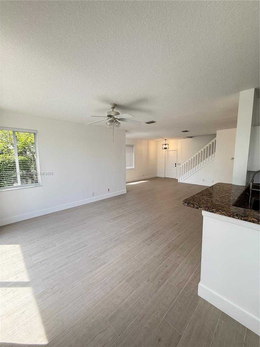 Small Image of 1421 PRESIDIO DR, Weston Number 24