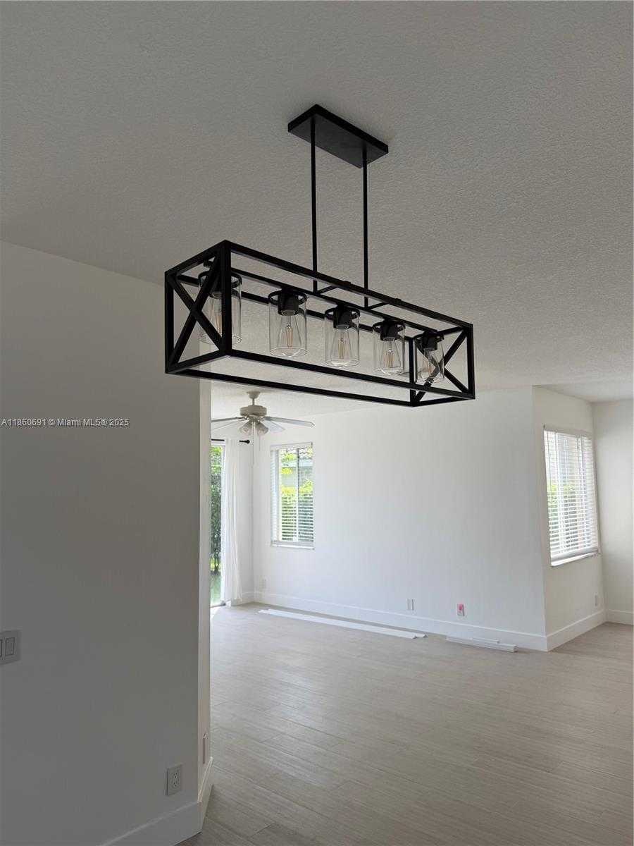 Small Image of 1421 PRESIDIO DR, Weston Number 26