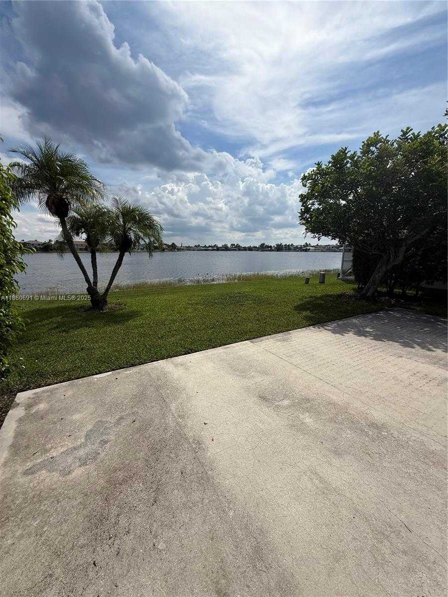 Small Image of 1421 PRESIDIO DR, Weston Number 28