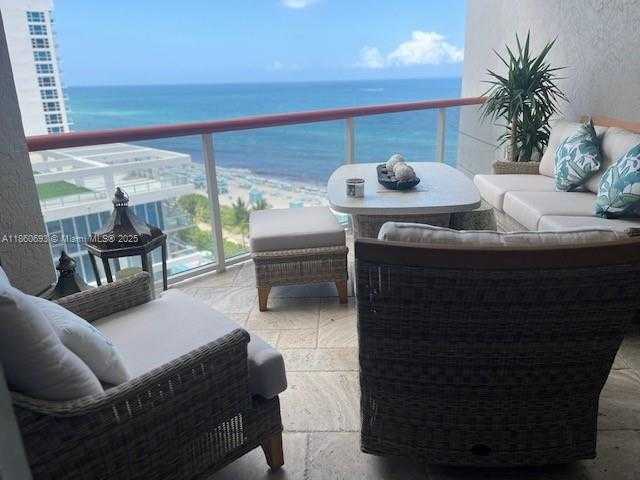 Small Image of 6767 COLLINS AVE #1107, Miami Beach Number 11
