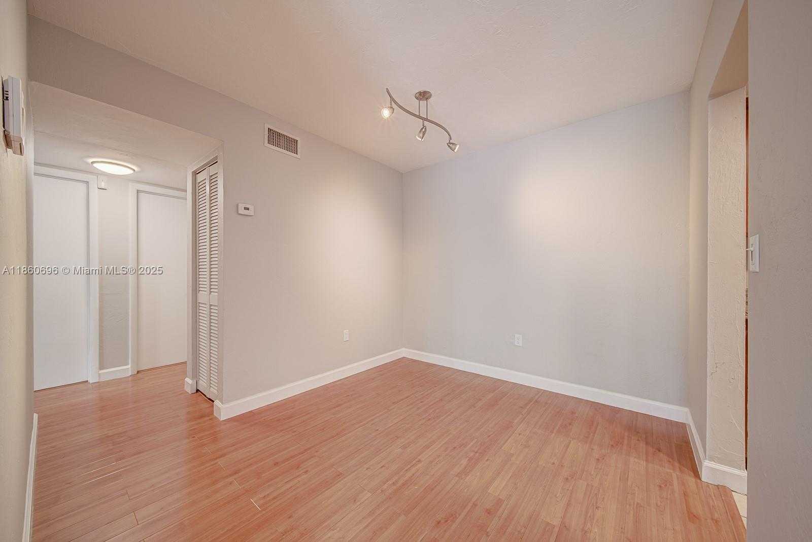 Small Image of 13872 SOUTH WEST 90TH AVE #207-FF, Miami Number 12