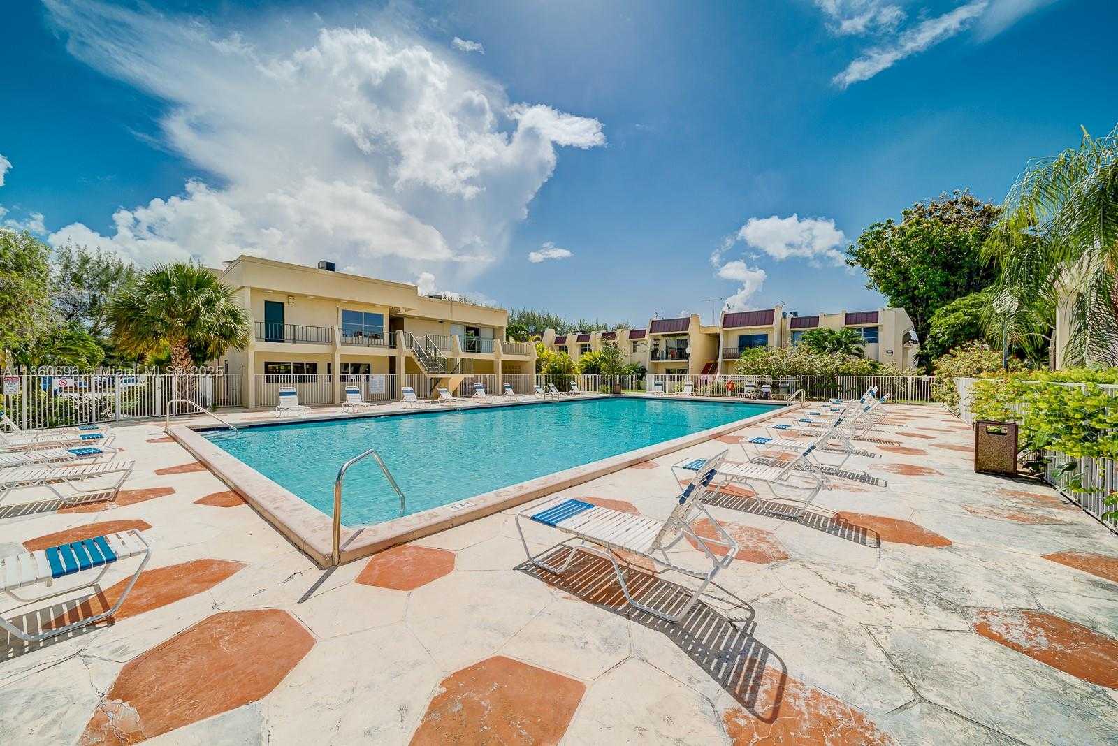 Small Image of 13872 SOUTH WEST 90TH AVE #207-FF, Miami Number 2