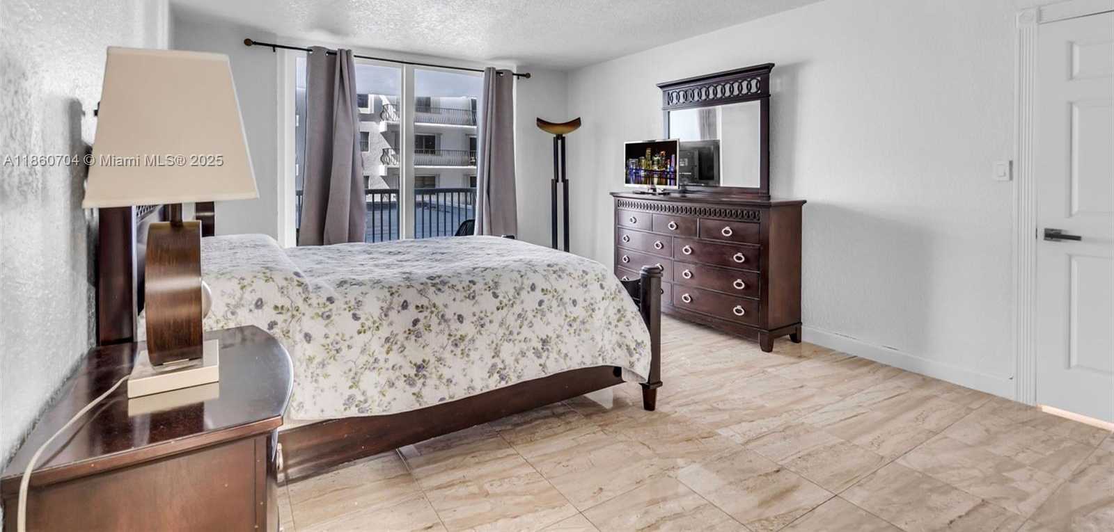 Small Image of 5401 COLLINS AVE #211, Miami Beach Number 14