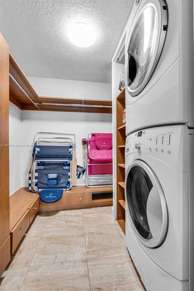 Small Image of 5401 COLLINS AVE #211, Miami Beach Number 19