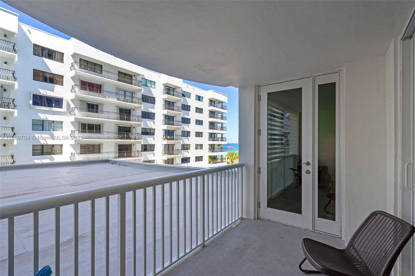 Small Image of 5401 COLLINS AVE #211, Miami Beach Number 20