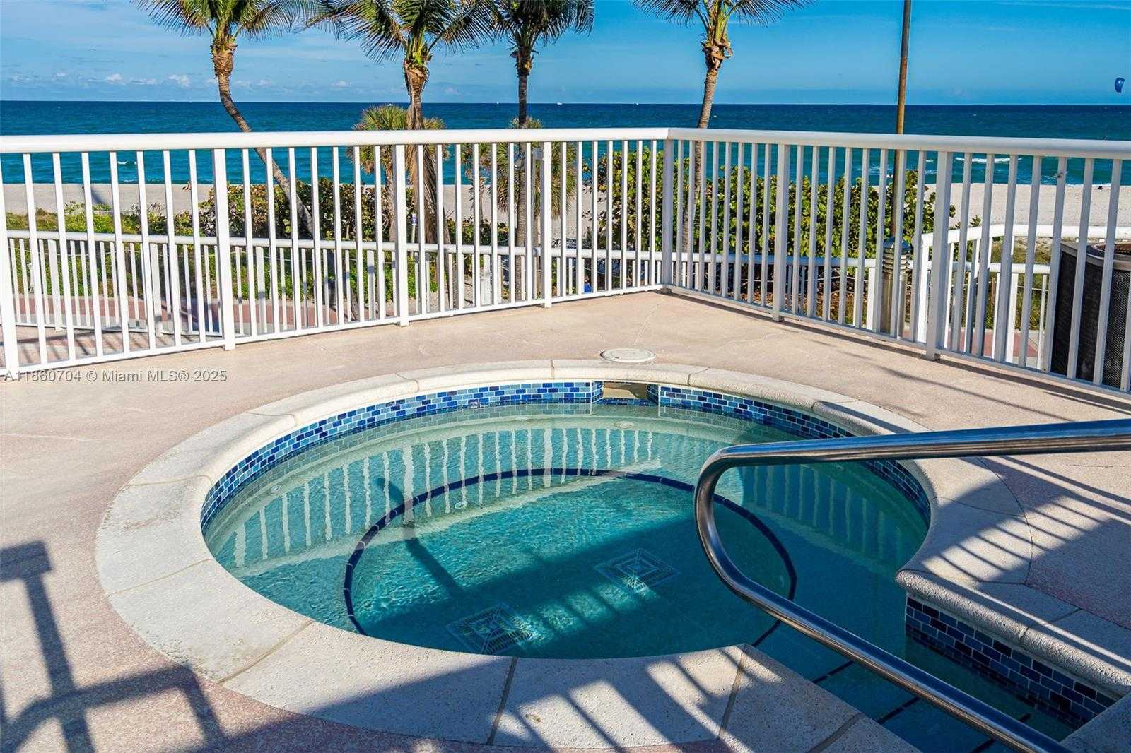 Small Image of 5401 COLLINS AVE #211, Miami Beach Number 25
