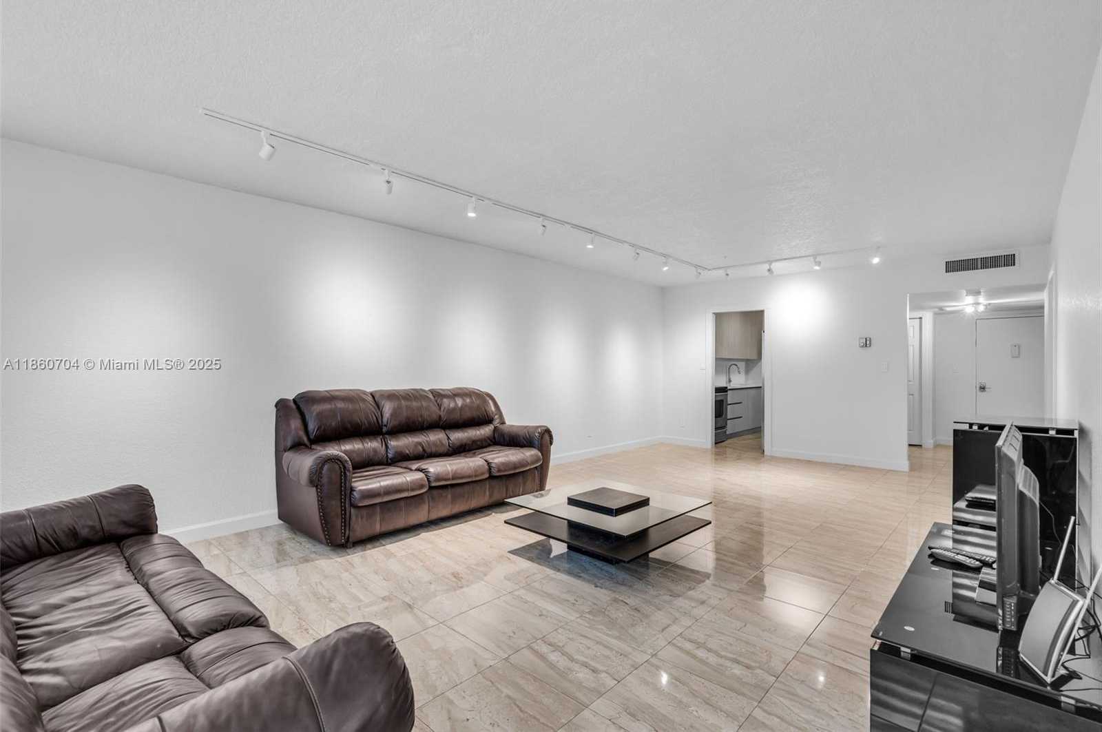 Small Image of 5401 COLLINS AVE #211, Miami Beach Number 7