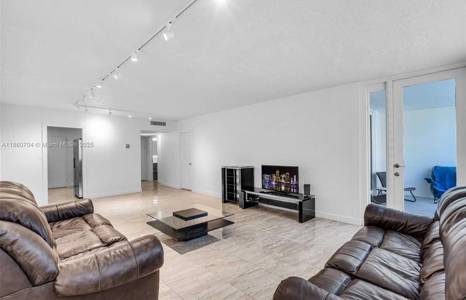 Small Image of 5401 COLLINS AVE #211, Miami Beach Number 8
