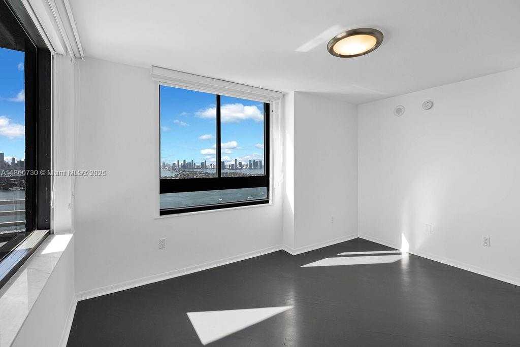 Small Image of 1330 WEST AVE #LPH02, Miami Beach Number 10