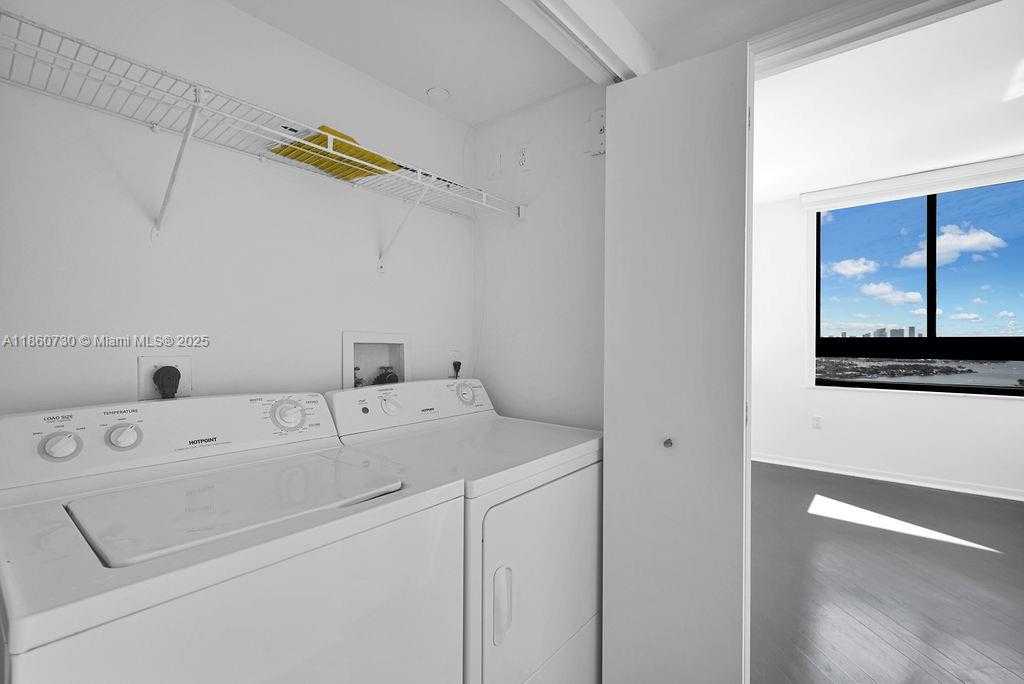 Small Image of 1330 WEST AVE #LPH02, Miami Beach Number 9