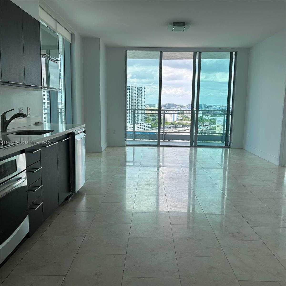 Small Image of 90 NW 3rd St, Miami, FL 33128, USA Number 2