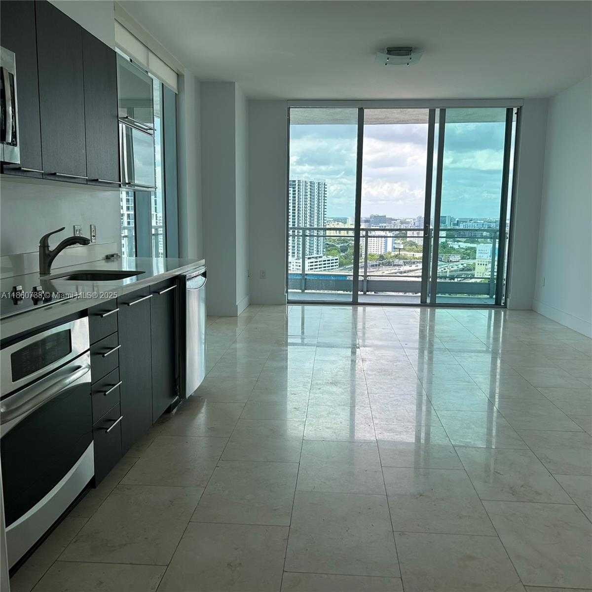 Small Image of 90 NW 3rd St, Miami, FL 33128, USA Number 4