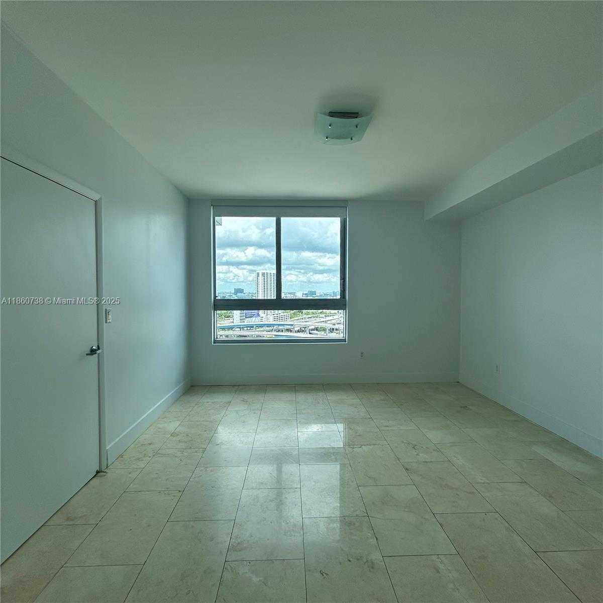 Small Image of 90 NW 3rd St, Miami, FL 33128, USA Number 7