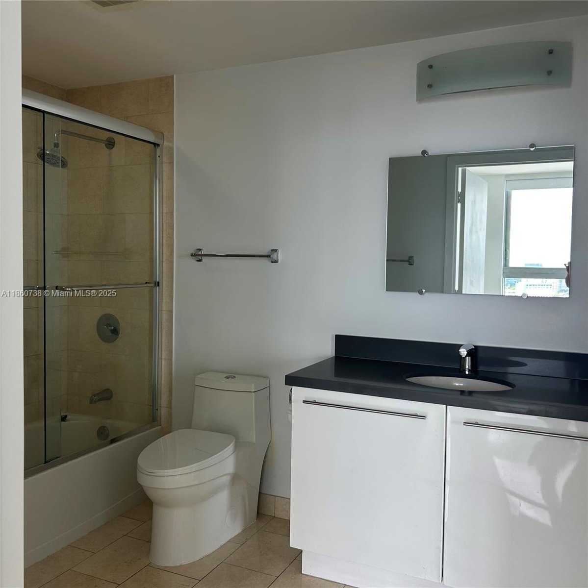 Small Image of 90 NW 3rd St, Miami, FL 33128, USA Number 8