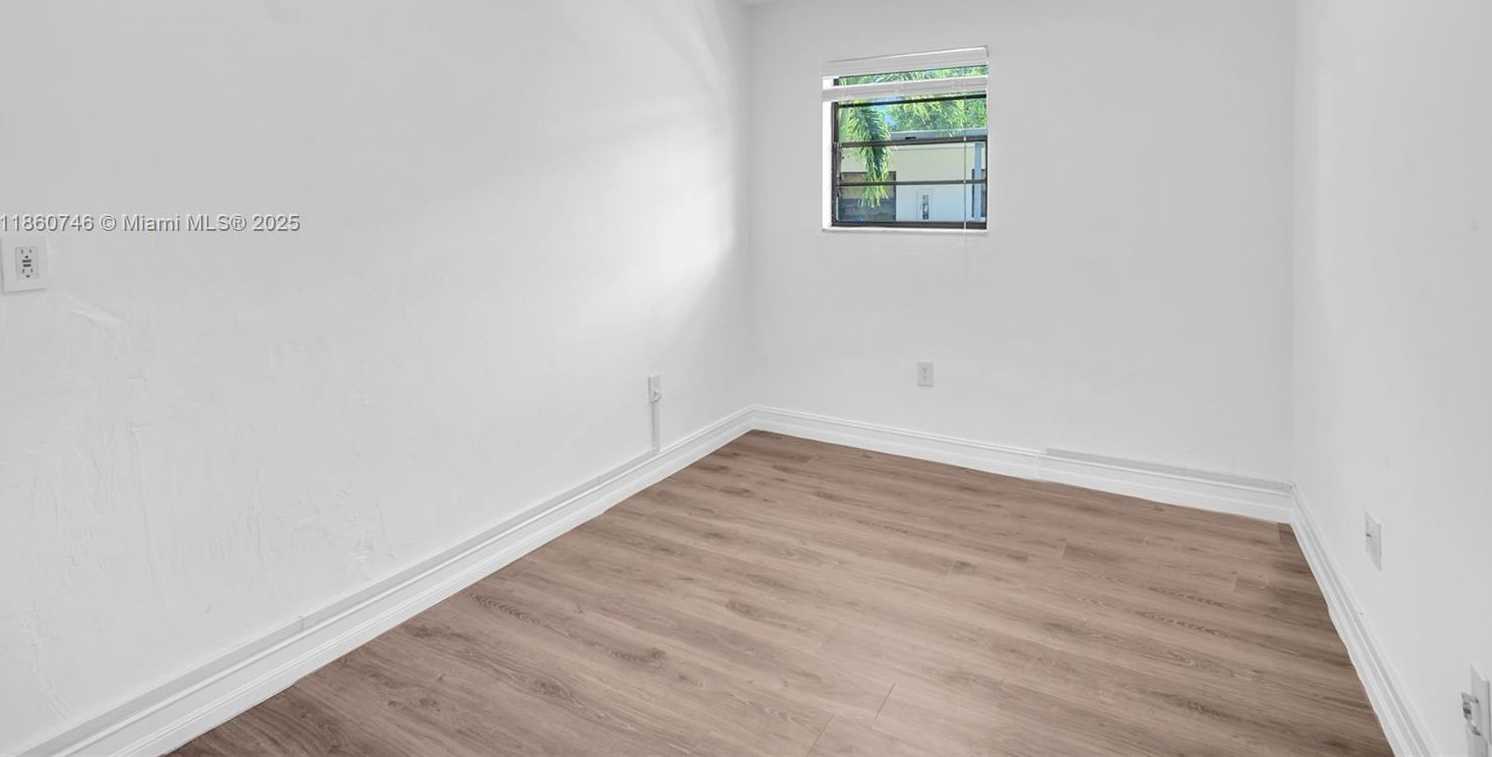 Small Image of 3265 VIRGINIA ST #16, Miami Number 10