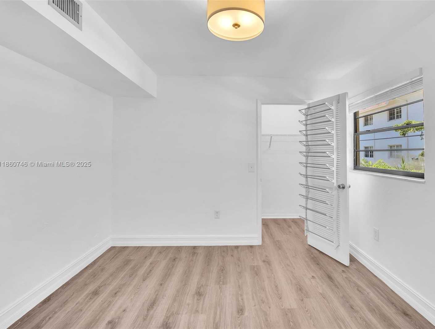 Small Image of 3265 VIRGINIA ST #16, Miami Number 12