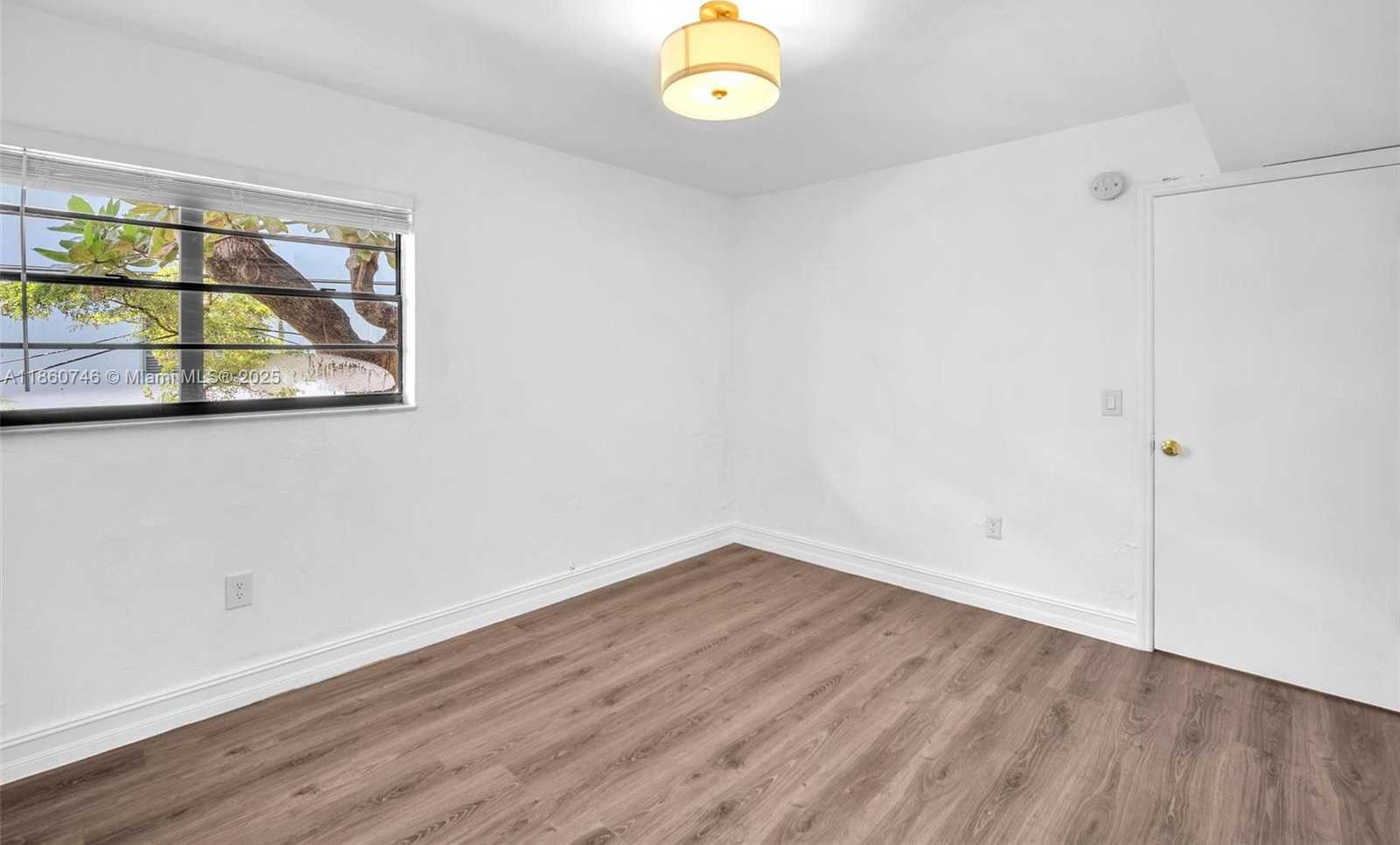 Small Image of 3265 VIRGINIA ST #16, Miami Number 13