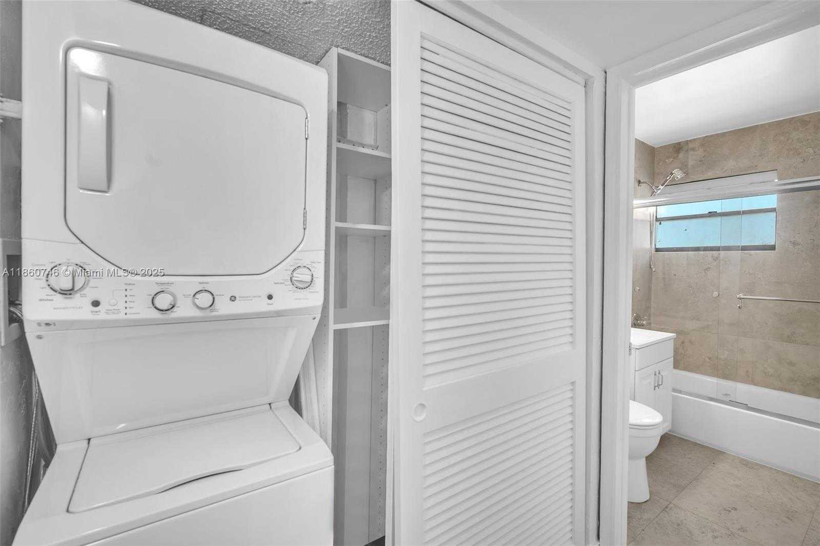 Small Image of 3265 VIRGINIA ST #16, Miami Number 14