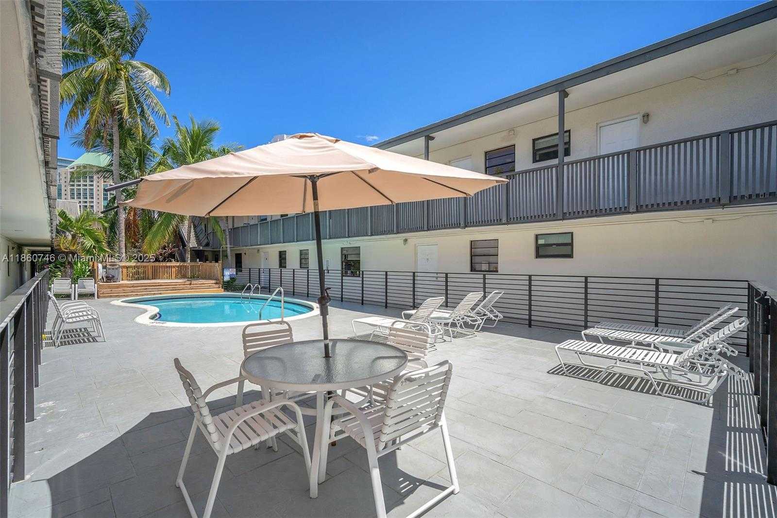 Small Image of 3265 VIRGINIA ST #16, Miami Number 21