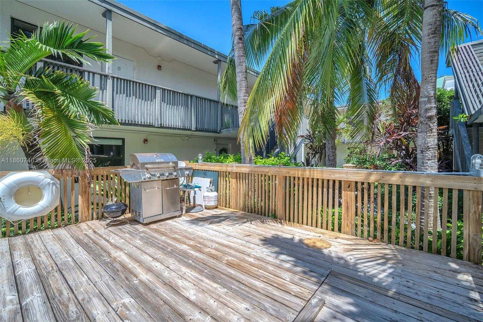 Small Image of 3265 VIRGINIA ST #16, Miami Number 22