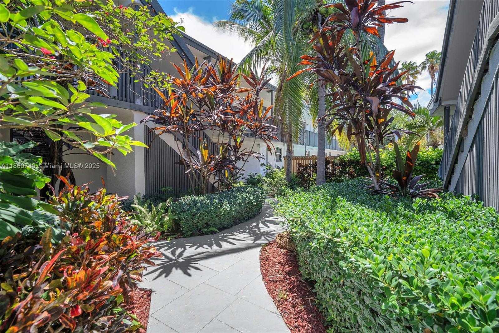 Small Image of 3265 VIRGINIA ST #16, Miami Number 23