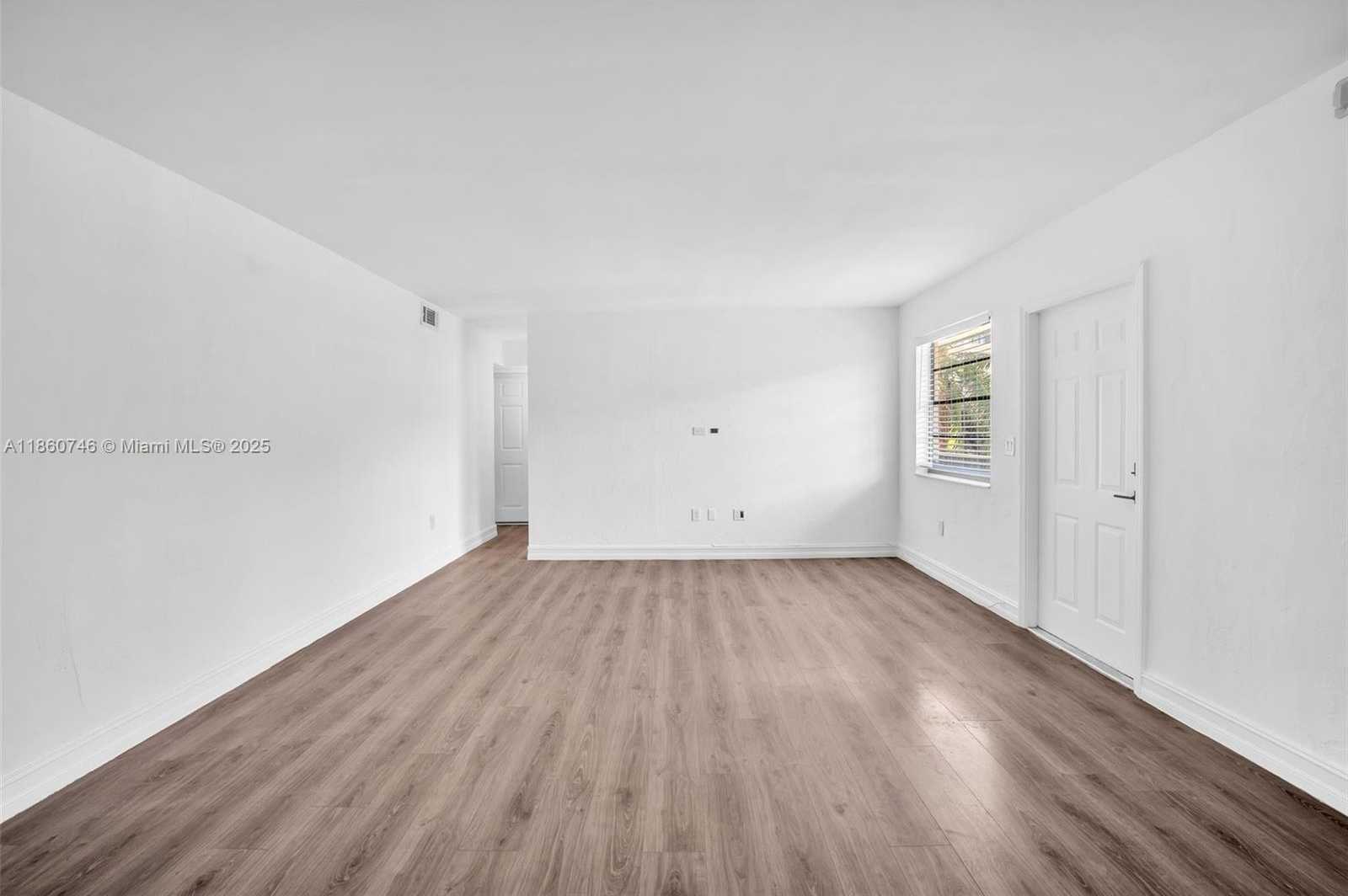 Small Image of 3265 VIRGINIA ST #16, Miami Number 3