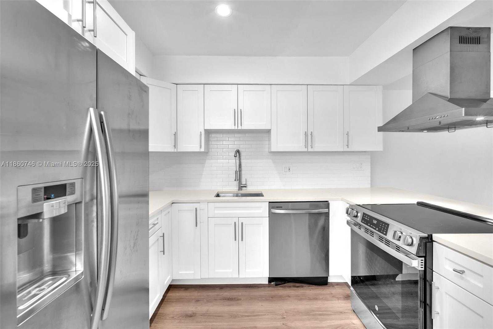 Small Image of 3265 VIRGINIA ST #16, Miami Number 5